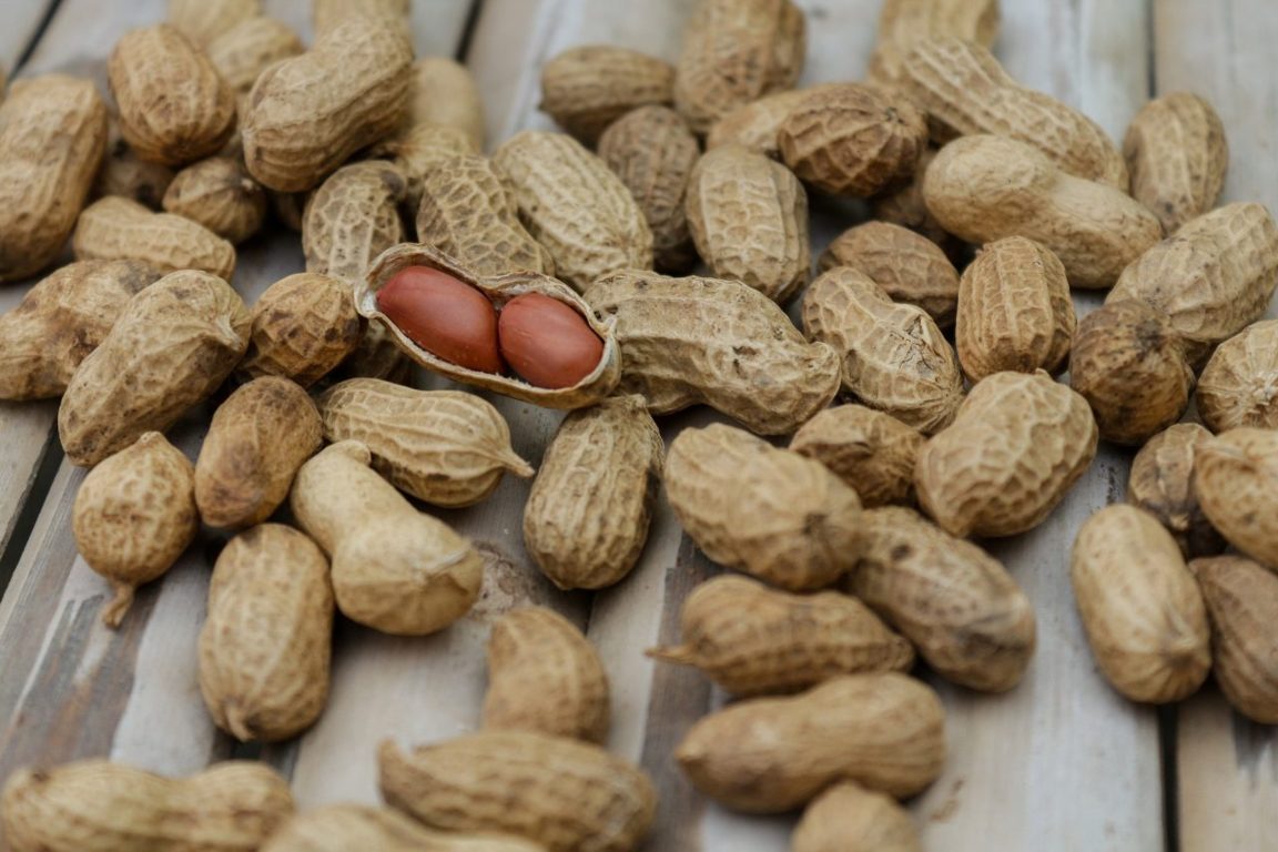 peanuts-1850809_1920-1280x853.jpg